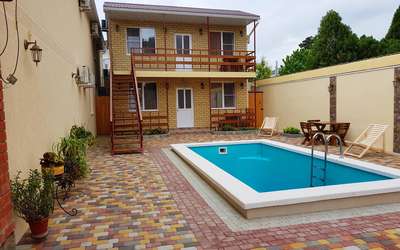 Гостевой дом «Елена» с бассейном и кухней